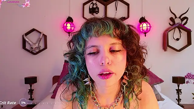 sweet_chaos (F young) - 🥵Spank my tits and face