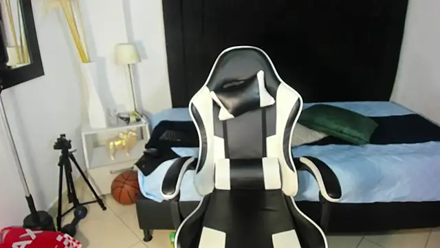 helena_copper_ webcam