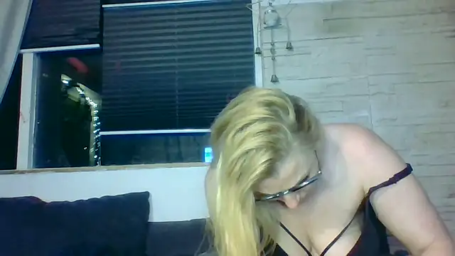 DevilsAngel13 webcam