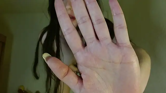 britny_clouds webcam