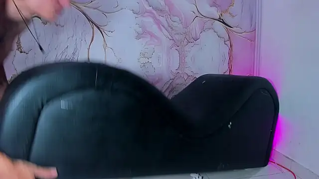 wild_demongirl webcam