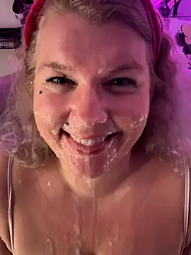 CurvyAnonymousGirl89 webcam