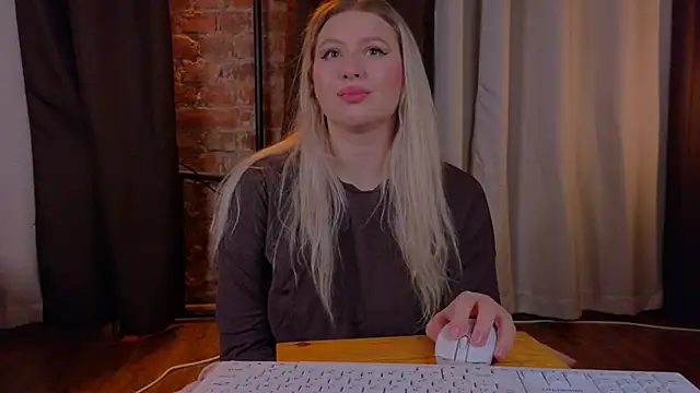 helen_frogg - Helen_frogg's free webcam