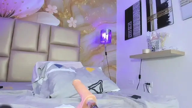 NahomiWalker_ webcam