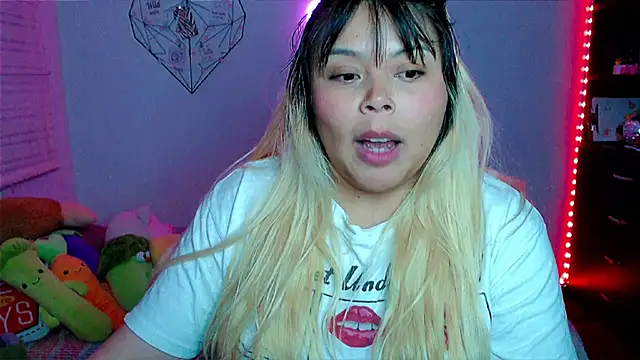 EllieMoonX webcam