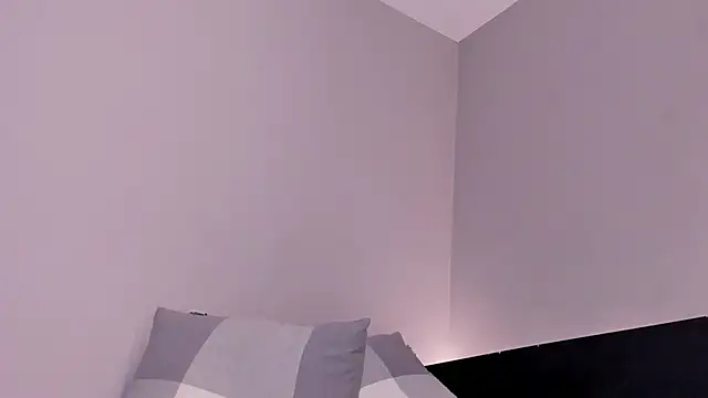 sara__jones_gh webcam