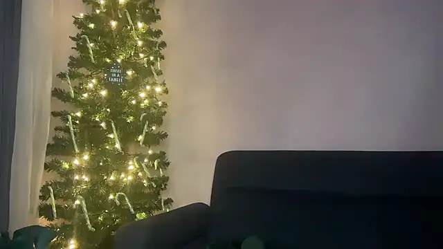 Pleasing-Chloe49 webcam