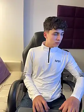 adrianrinaldi (M twink) - show cum