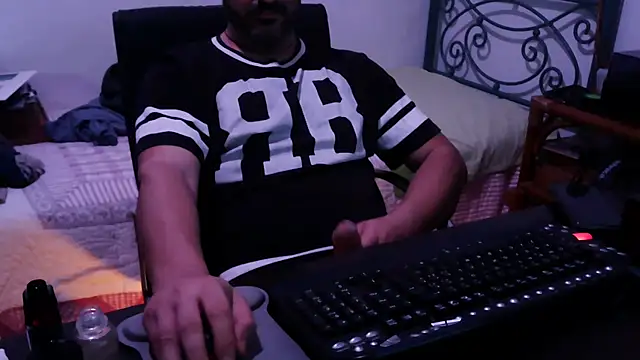 Italian_dark_desire webcam