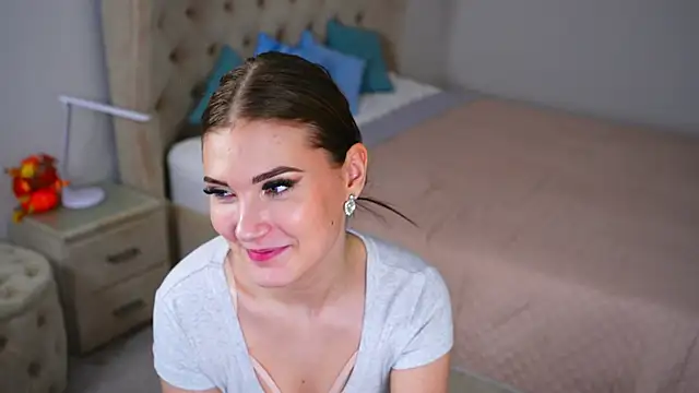 TaneshaRafail webcam