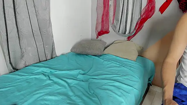 Laura_and_Kevin webcam