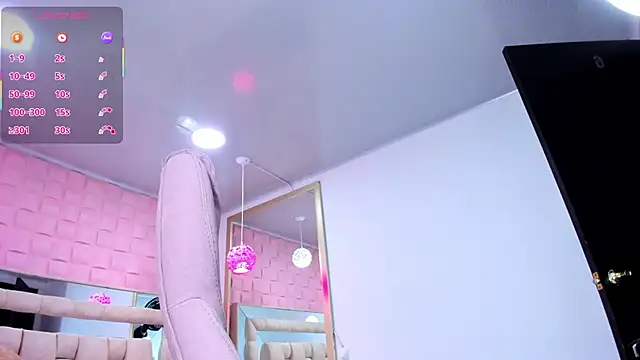 _laaura_ webcam stripchat model stream image