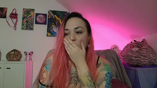 PinkHurricaneOfficial webcam