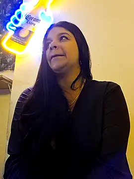  Layla-daring chat room