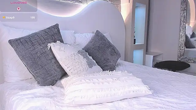 Elise_Diamond webcam