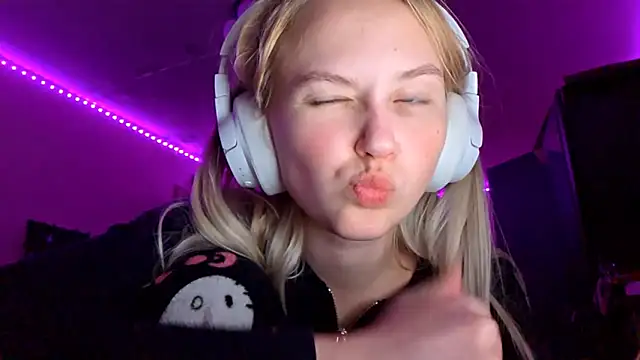 KarinRobertson webcam