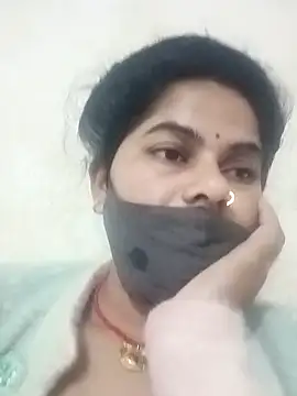 julee-740 (F young) - Full nude in public