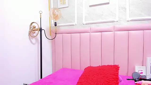 HoollyHendrix webcam