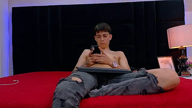 Lion_Foster01 webcam