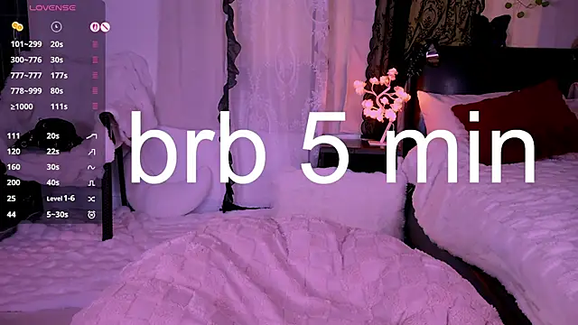 lein_bone (F teen) - show my pierced tits