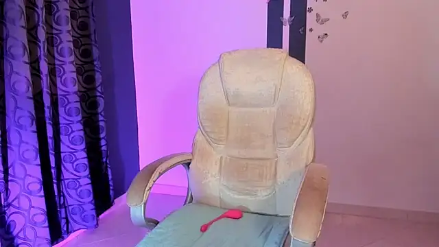 CandyLatinHott webcam