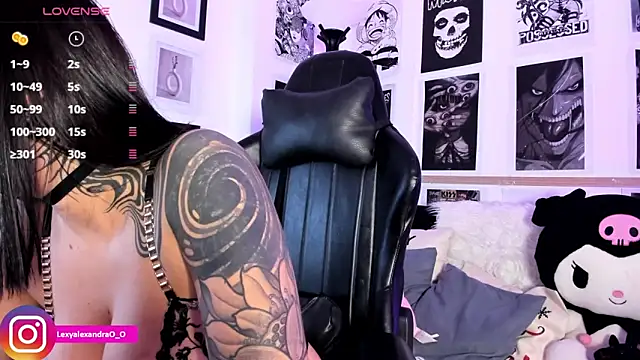 lexyjoycce (F teen) - Boob massage with oil and handjob