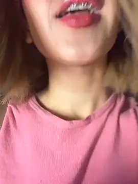 sweetbunnygf - SweetBunnyGF's free webcam