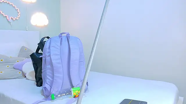 NicoletCherry__ webcam