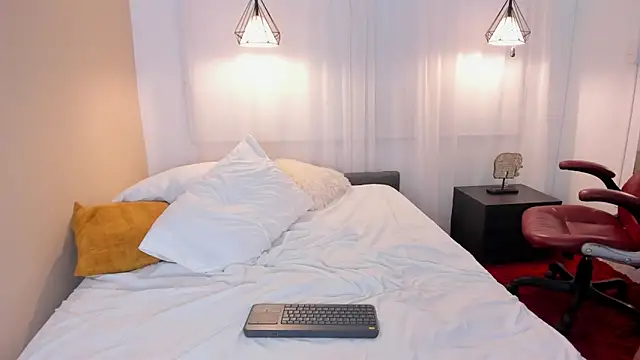 MiaRosy_ValentinoRussel webcam