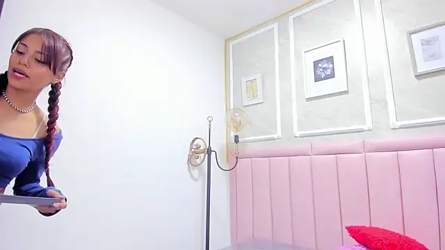 HoollyHendrix webcam