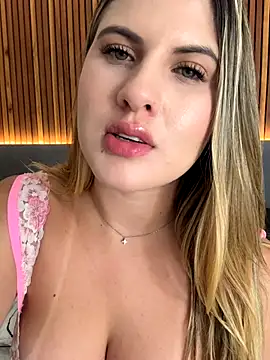 EmiilyAdams_ webcam