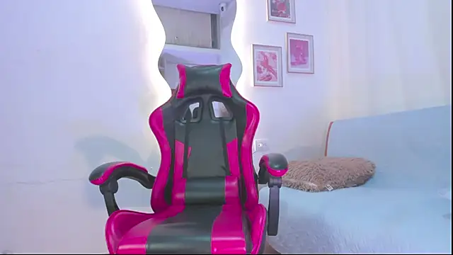 Miss_JulietaShadow webcam