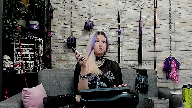 CruelMistress webcam