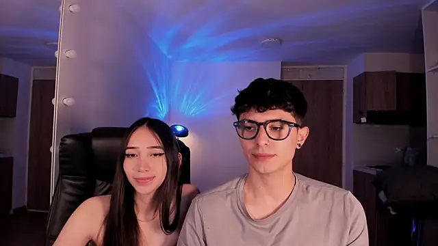 mikeyvioleta_ - Mikeyvioleta_'s free webcam