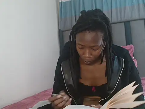 SlimEbonydoll webcam