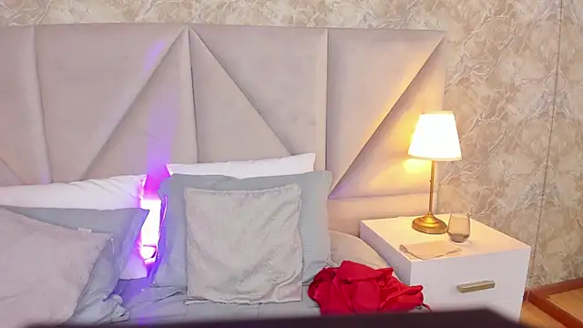 Viiolet_Stone webcam