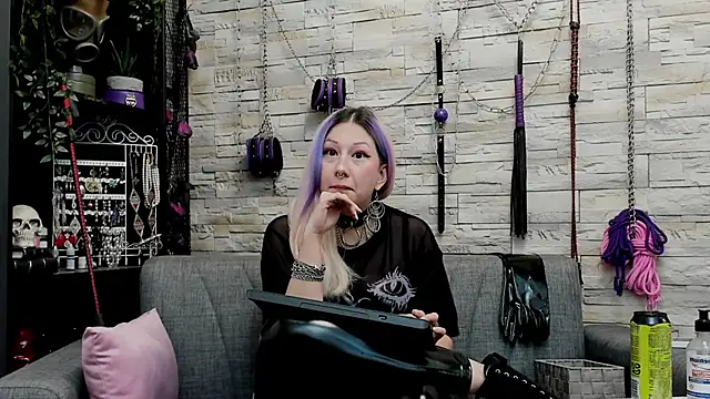 CruelMistress webcam