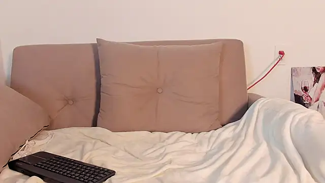 marie_pourtoii webcam