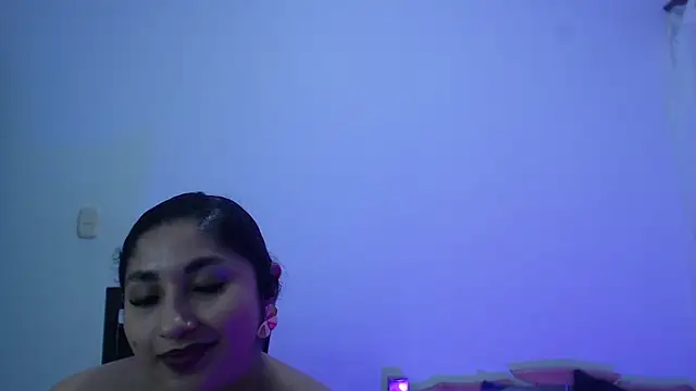 Gia_Dior webcam