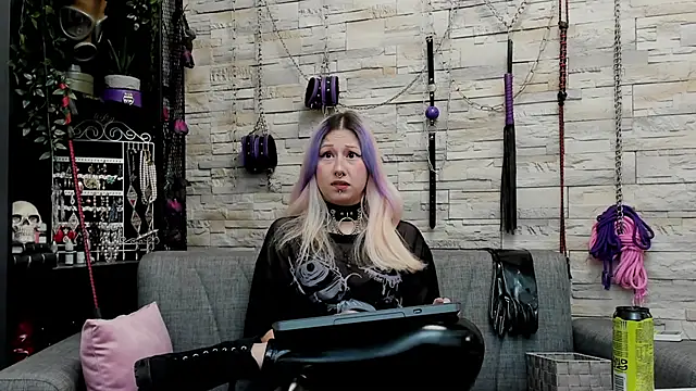 CruelMistress webcam