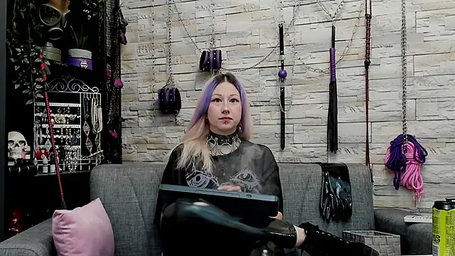 CruelMistress webcam