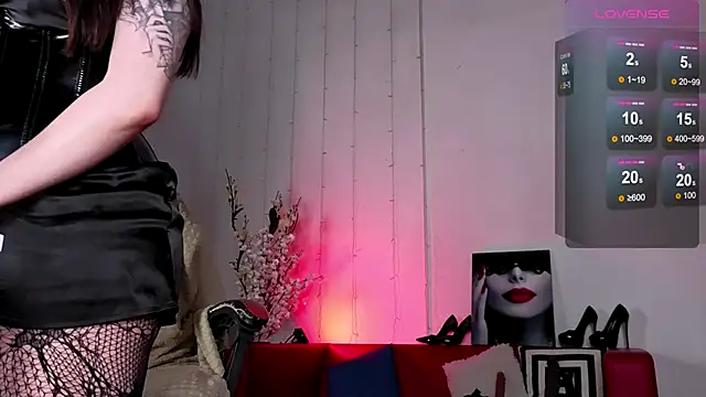 Vanessa_Ives_ webcam