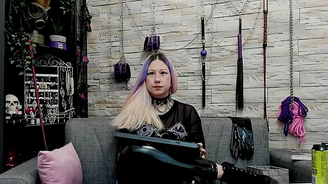 CruelMistress webcam