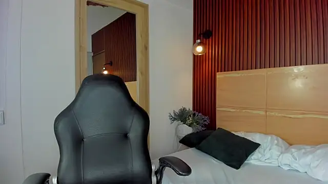 charlotte_rousee webcam