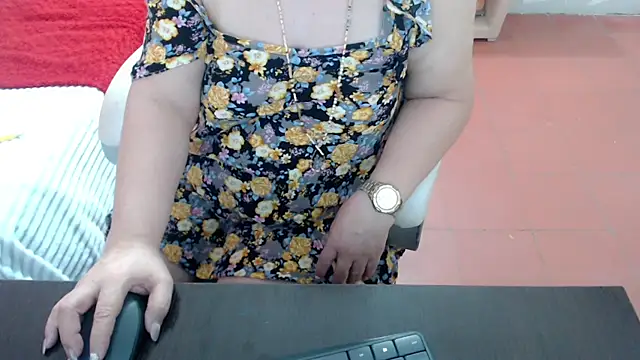 leonela_69 webcam