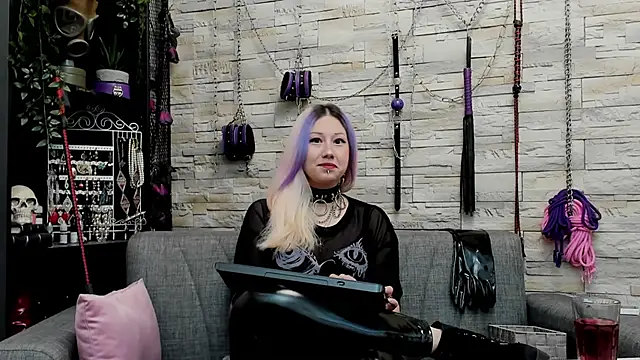 CruelMistress webcam