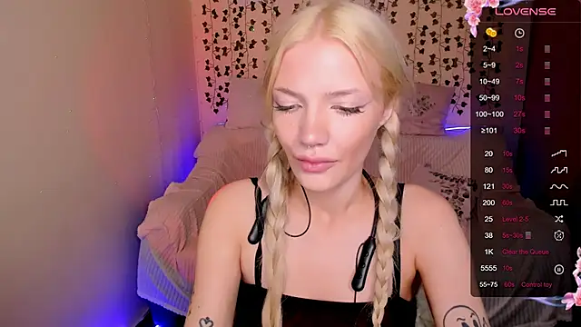 AnyaTaylor_ webcam