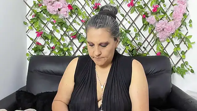 merlyna_goldens webcam