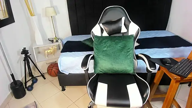 helena_copper_ webcam