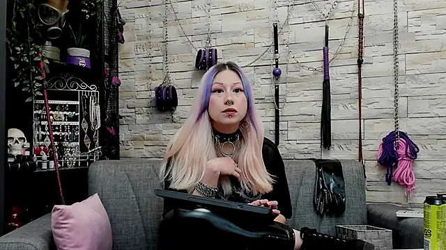 CruelMistress webcam